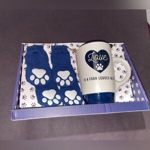 Dog or pet Blue Paw Print travel Mug and Socks Set BNIP